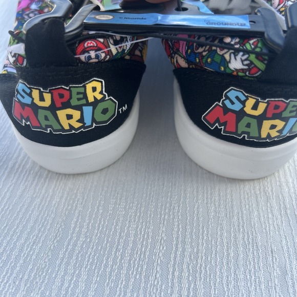 GroundUp Big Kids Size 3 Super Mario Brothers Vans Style Lace Up Shoes - Picture 5 of 8